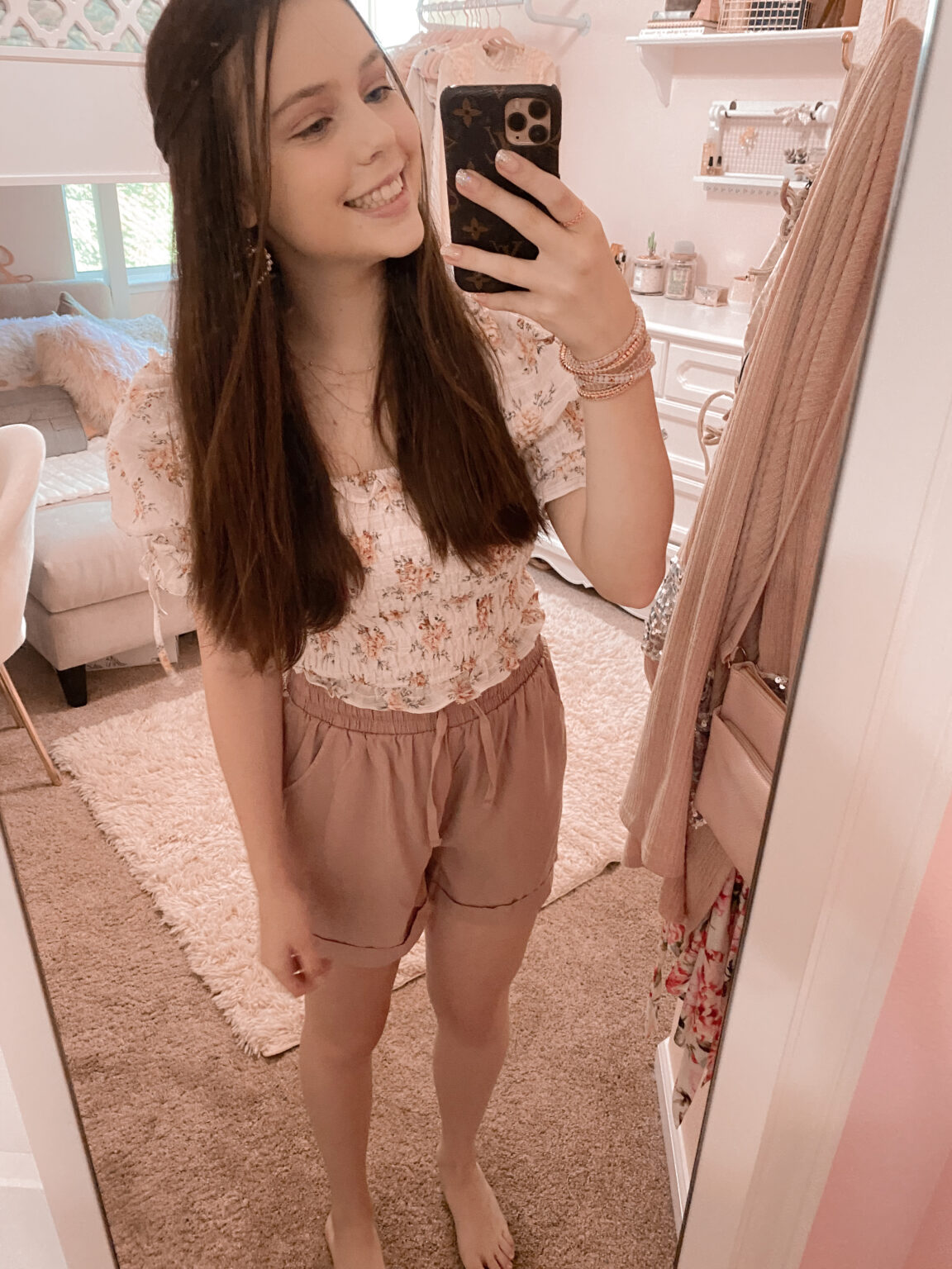 Shabby Chic Outfit + The Absolute Best 20 Floral Top