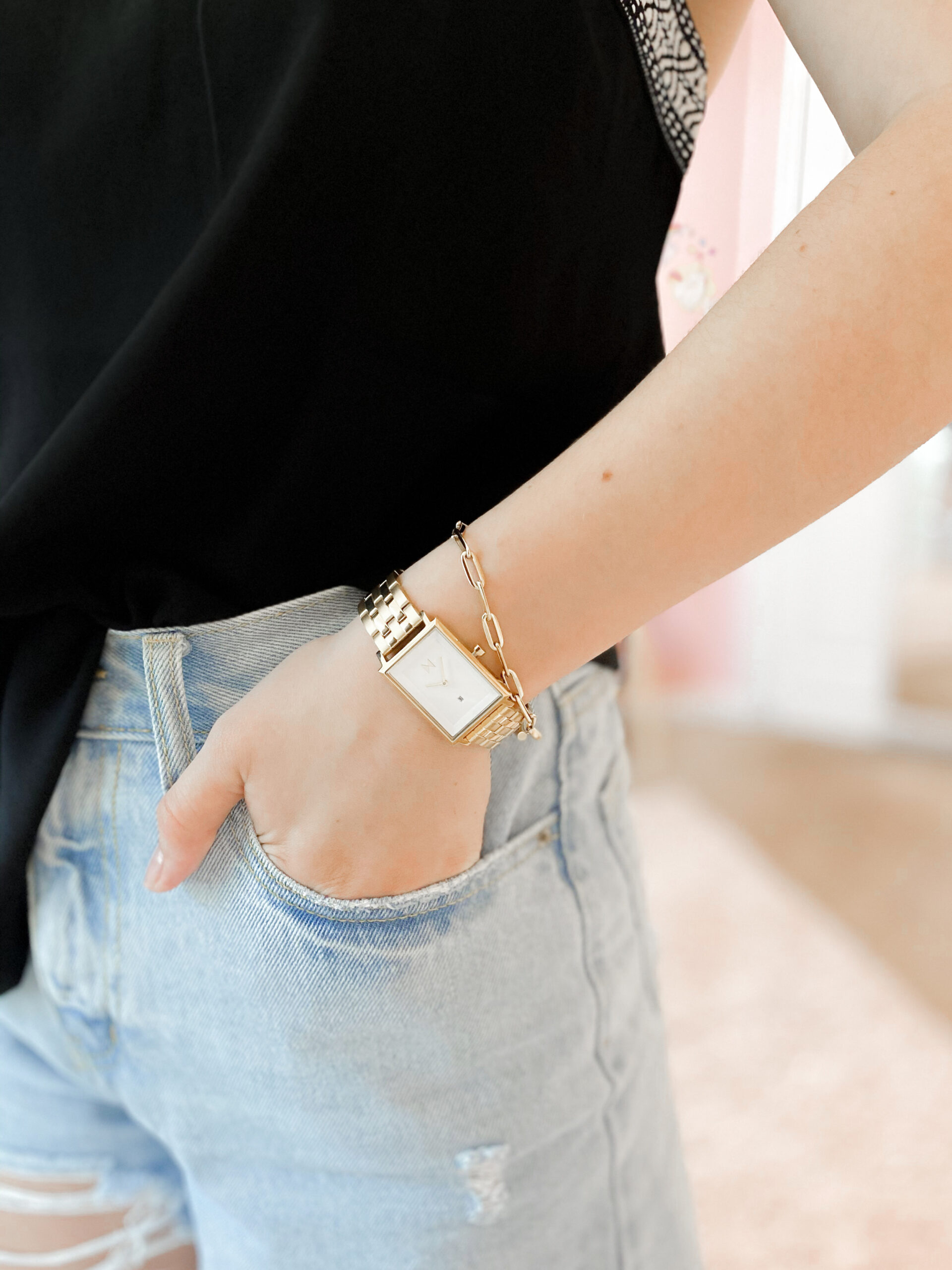 Best Women's Watch Under 200 Movement Watch Review!